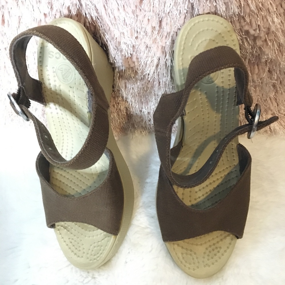 CROCS sandalias Size : 5 color: chocolate